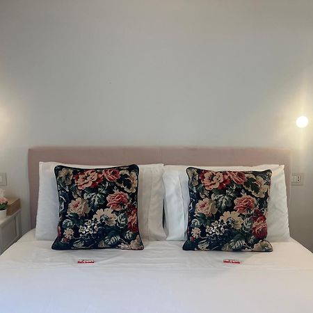 Regina Milano In Melegnano - Wifi, Breakfast Box And Terraceアパートメント エクステリア 写真