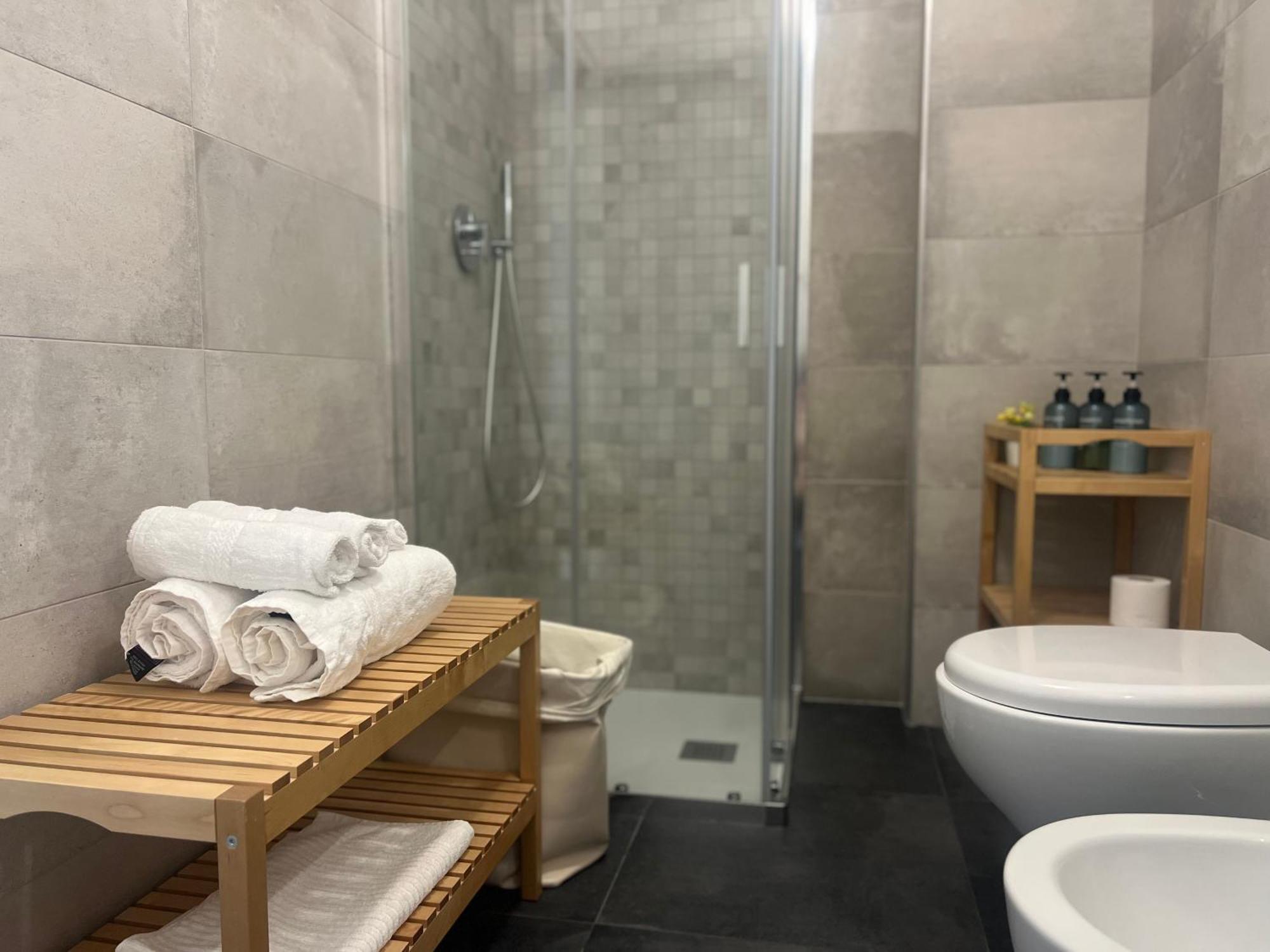 Regina Milano In Melegnano - Wifi, Breakfast Box And Terraceアパートメント エクステリア 写真