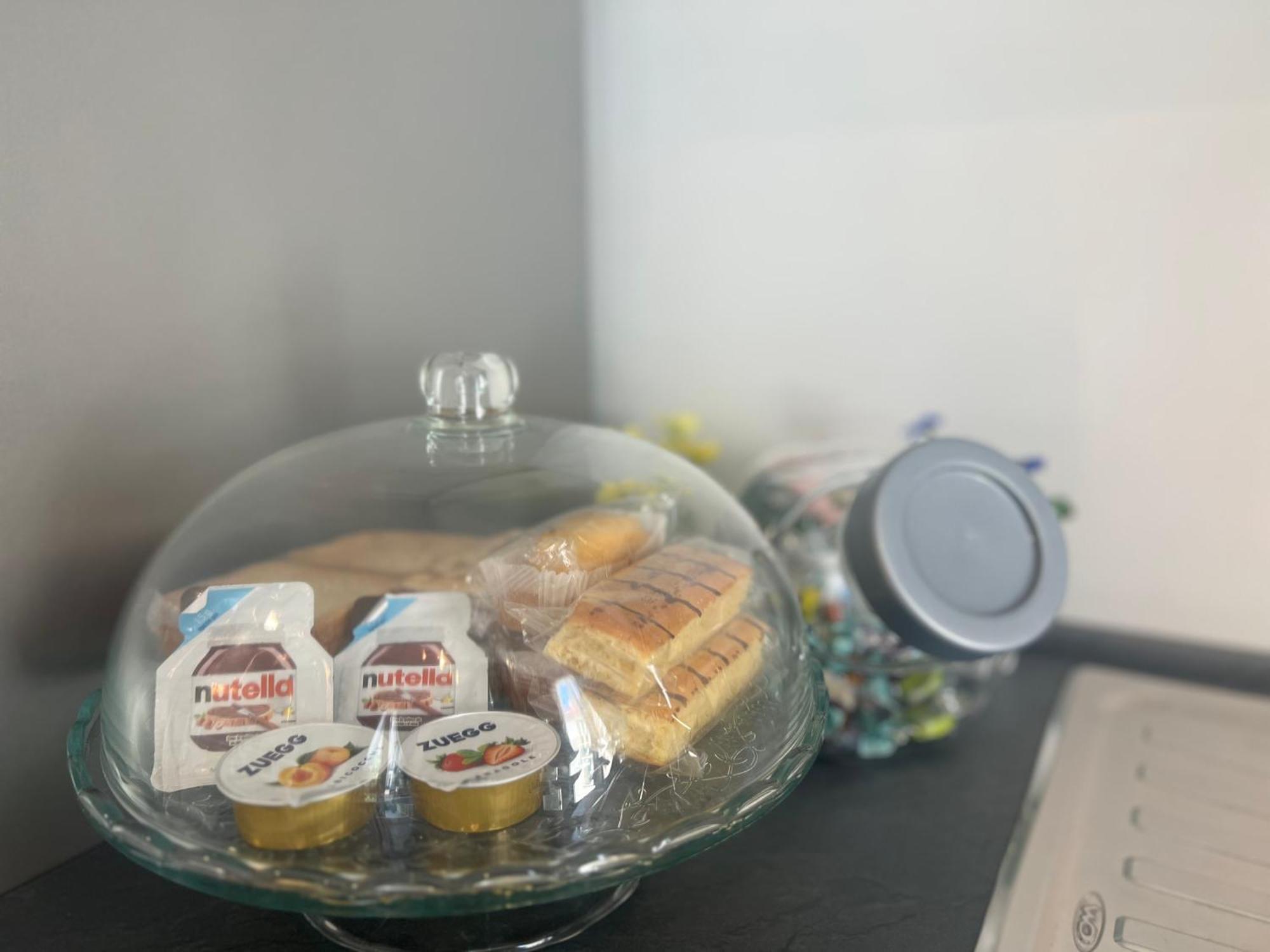 Regina Milano In Melegnano - Wifi, Breakfast Box And Terraceアパートメント エクステリア 写真